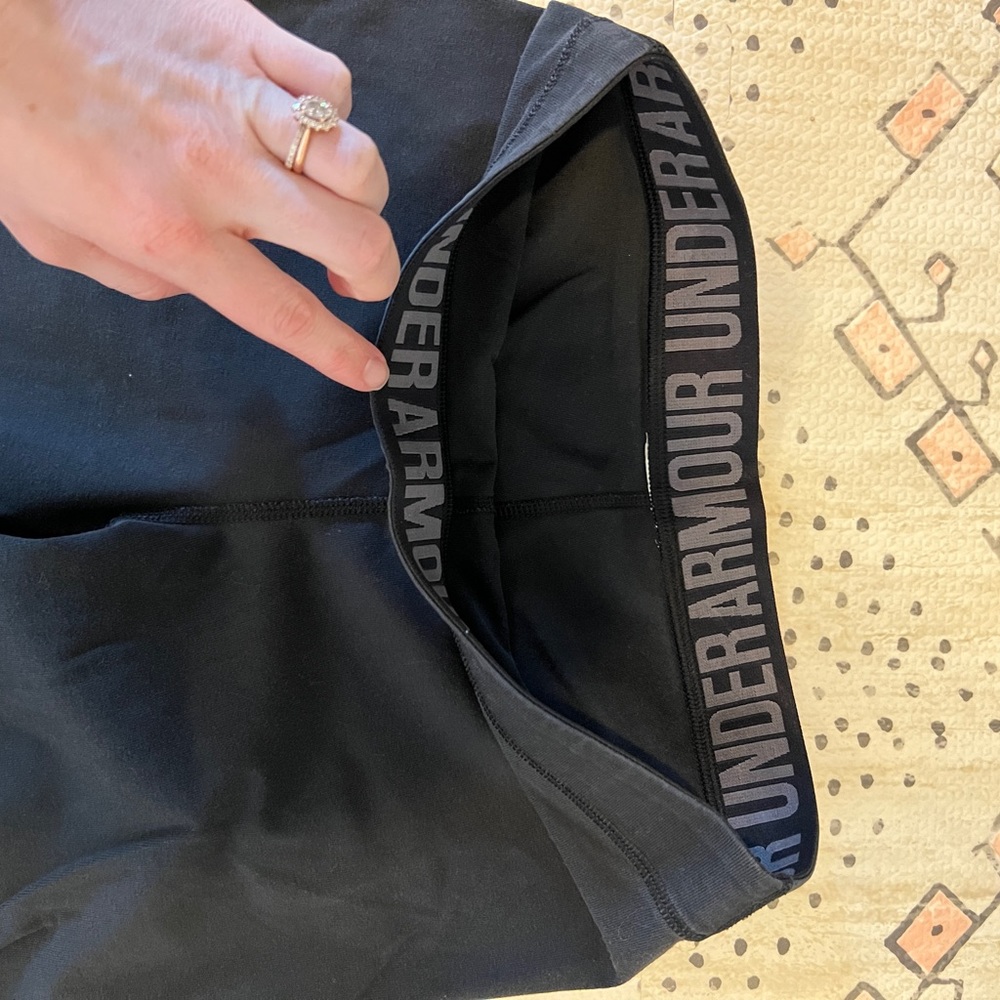 Under Armor legging pants. Size Small/Medium. Black.